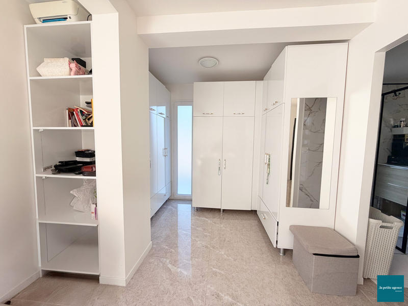 Maison contemporaine - 203 m² - 5 pièces