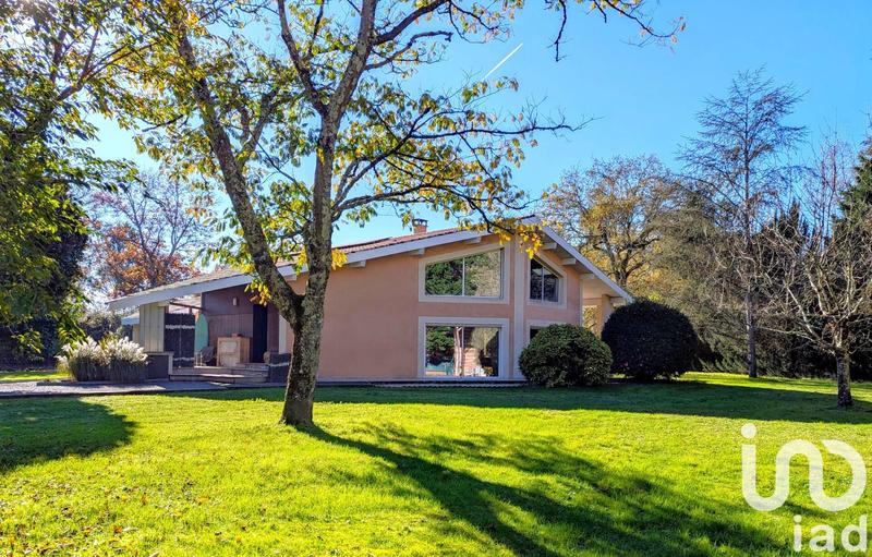 Maison - 218 m² - 7 pièces