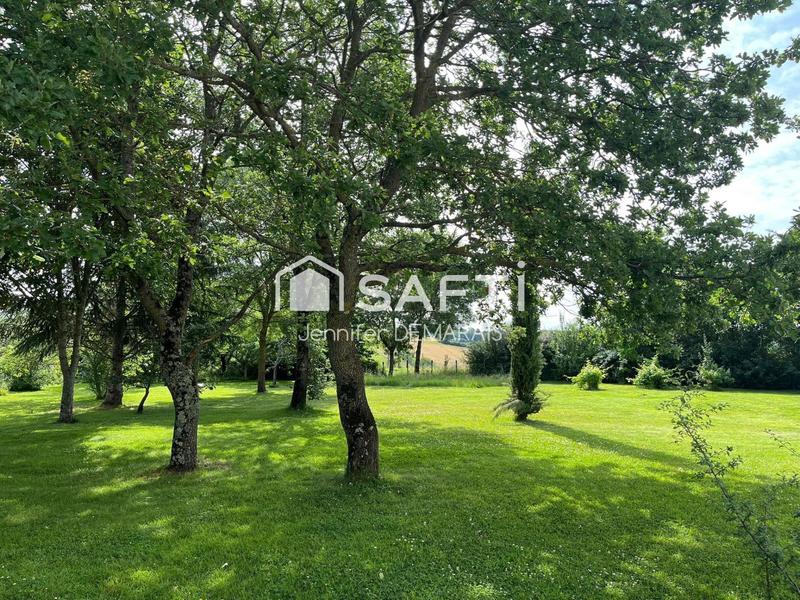 Maison - 242 m² - 5 pièces