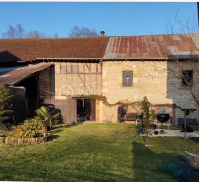 Corps de ferme - 210 m² - 10 pièces