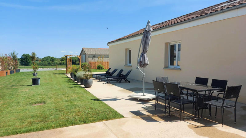 Maison - 234 m² - 7 pièces