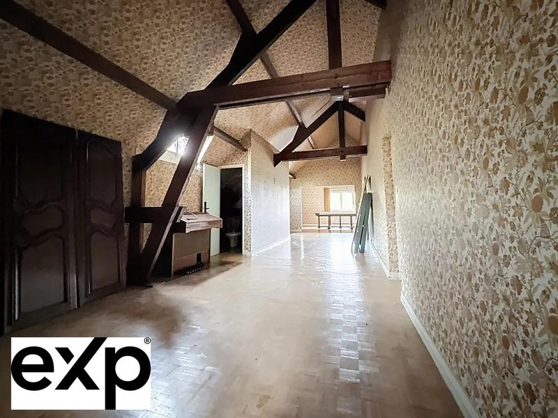 Maison - 302 m² - 12 pièces