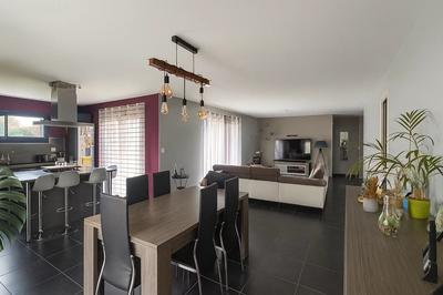 Maison - 125 m² - 5 pièces