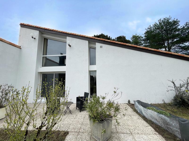 Villa - 213 m² - 6 pièces