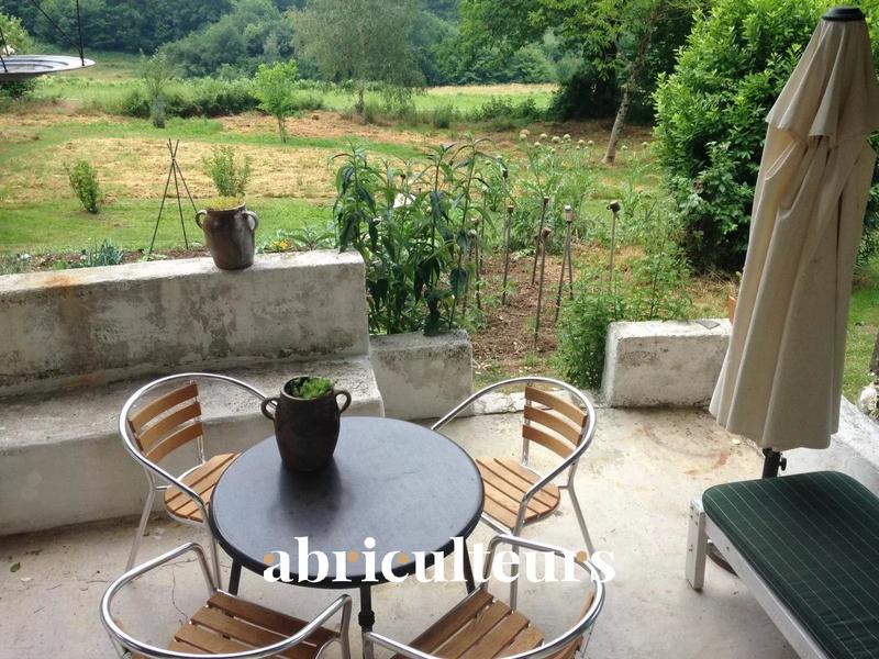 Maison de village - 160 m² - 9 pièces