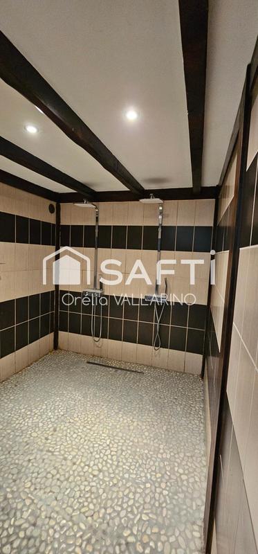 Maison - 202 m² - 8 pièces