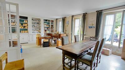 Maison - 140 m² - 7 pièces