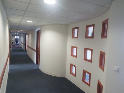 Local d'activités - 467 m² - 20 pièces