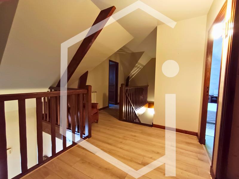 Maison - 155 m² - 9 pièces