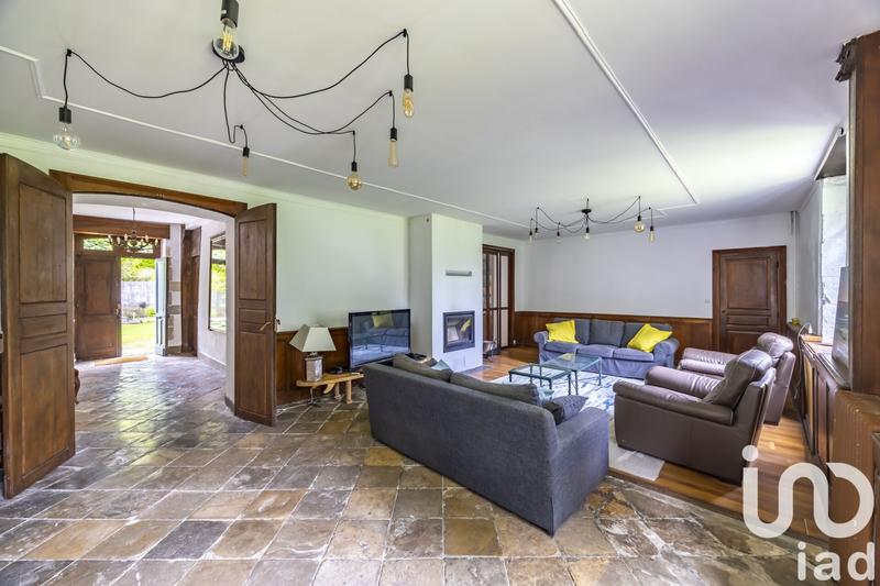 Maison - 383 m² - 11 pièces