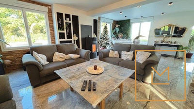 Maison - 210 m² - 8 pièces