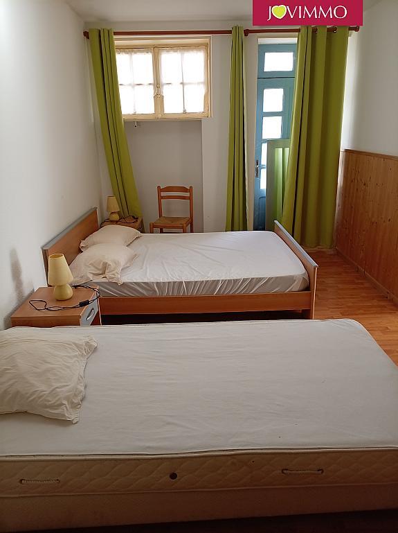 Maison - 335 m² - 16 pièces