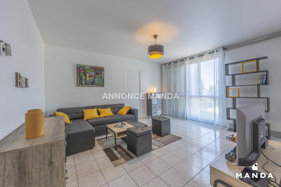 Chambre - 10 m² - 6 pièces