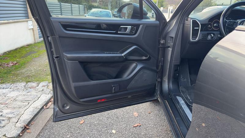 Porsche Cayenne 3.0 E-Hybrid 461 Tiptronic 8 Coupe - Automatique