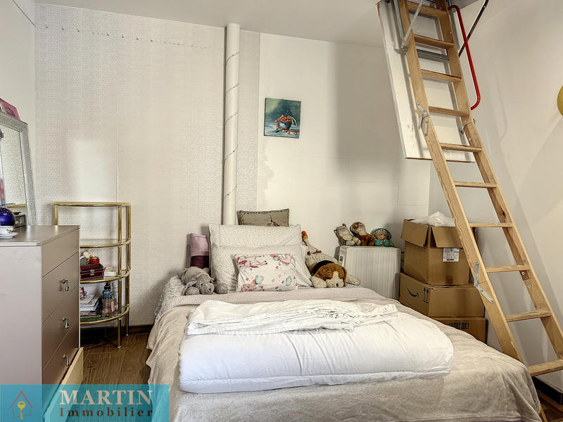 Maison - 230 m² - 8 pièces