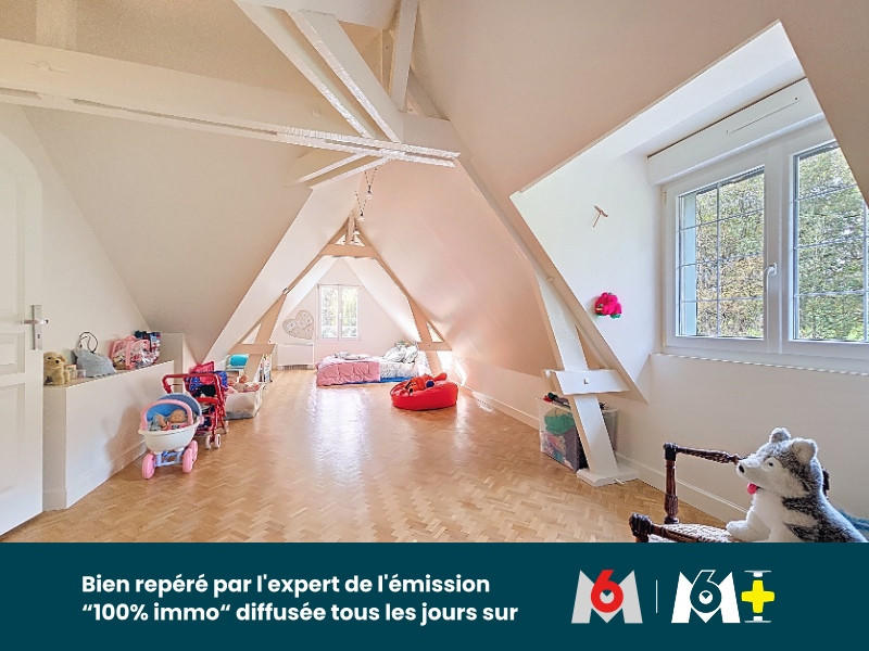 Maison - 245 m² - 9 pièces