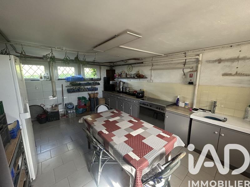 Maison - 221 m² - 6 pièces