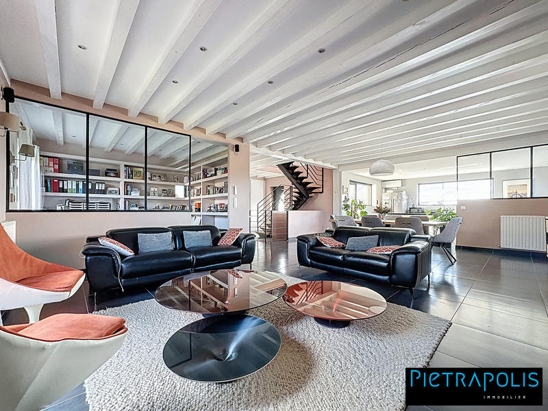 Maison contemporaine - 322 m² - 8 pièces