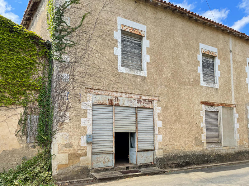 Maison de village - 214 m² - 9 pièces