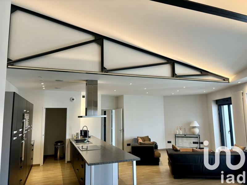 Appartement - 182 m² - 5 pièces