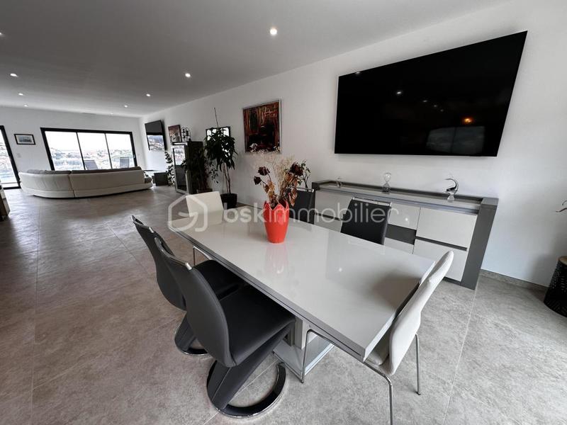 Villa - 228 m² - 4 pièces