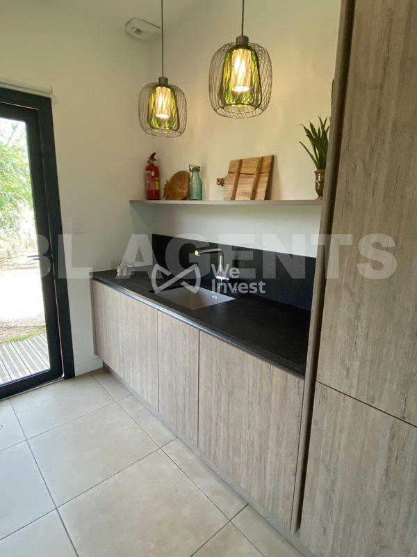 Maison - 1 000 m² - 4 pièces