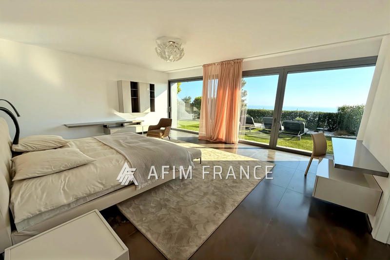 Villa - 380 m² - 8 pièces