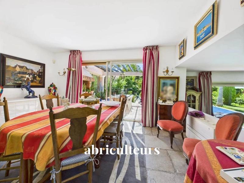 Maison ancienne - 276 m² - 7 pièces