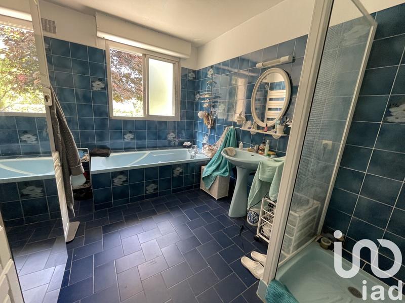 Maison - 215 m² - 7 pièces