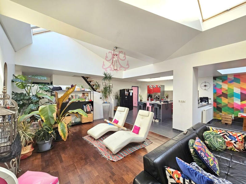 Loft - 224 m² - 5 pièces