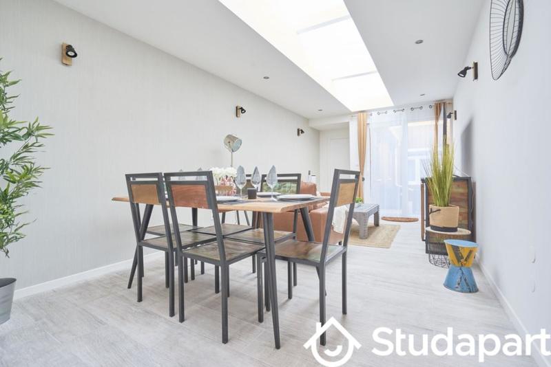 Chambre - 12 m² - 1 pièce