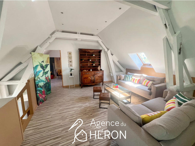 Maison - 143 m² - 8 pièces