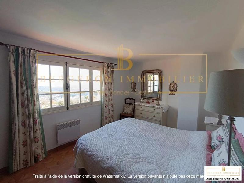 Villa - 185 m² - 6 pièces