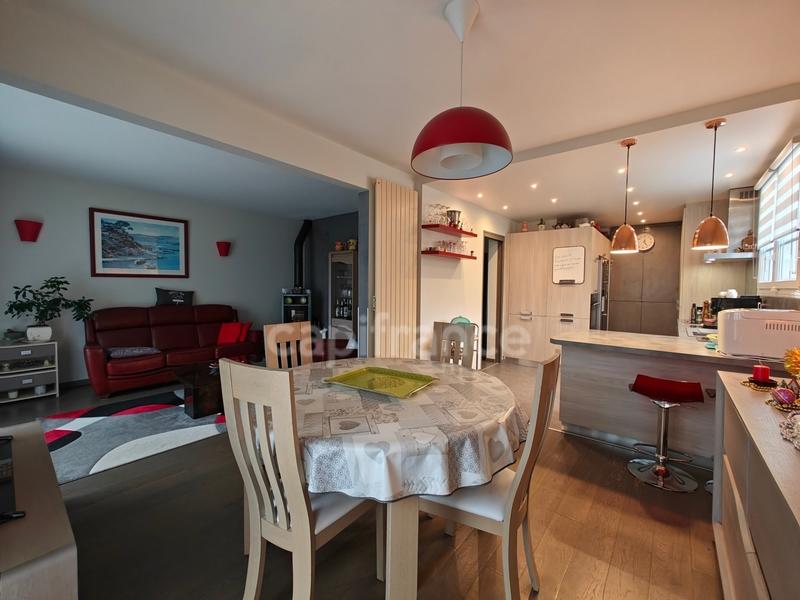 Maison - 121 m² - 5 pièces