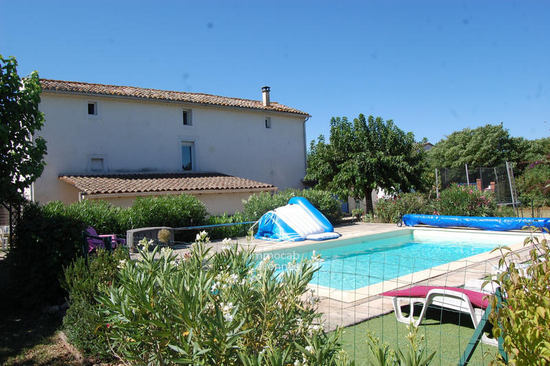 Mas - 250 m² - 9 pièces