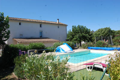 Mas - 250 m² - 9 pièces