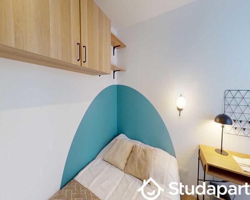 Chambre - 90 m² - 1 pièce