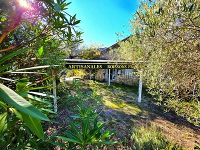 Local commercial - 99 m² - 4 pièces