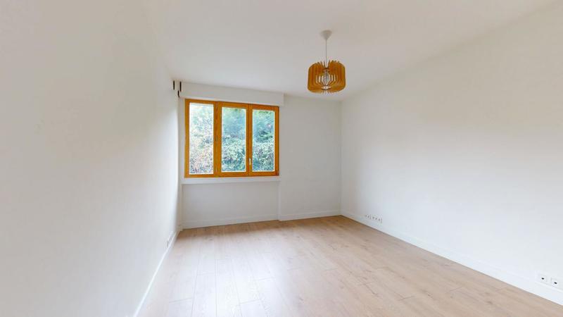 Maison - 233 m² - 4 pièces