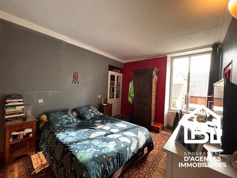 Maison - 220 m² - 9 pièces