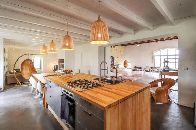 Maison - 355 m² - 4 pièces