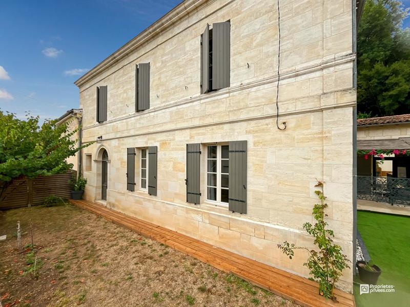 Maison - 215 m² - 4 pièces