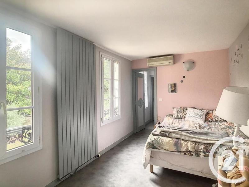 Propriété - 235 m² - 10 pièces