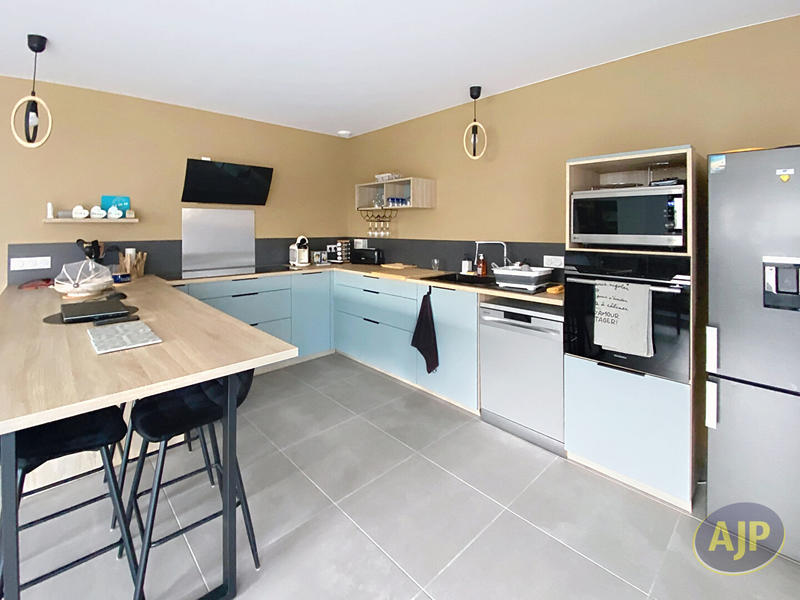 Maison - 85 m² - 3 pièces