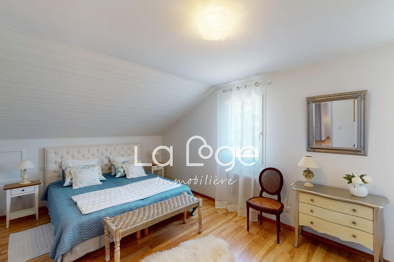 Maison - 195 m² - 7 pièces