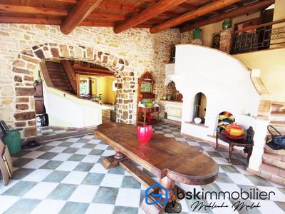 Maison - 208 m² - 7 pièces