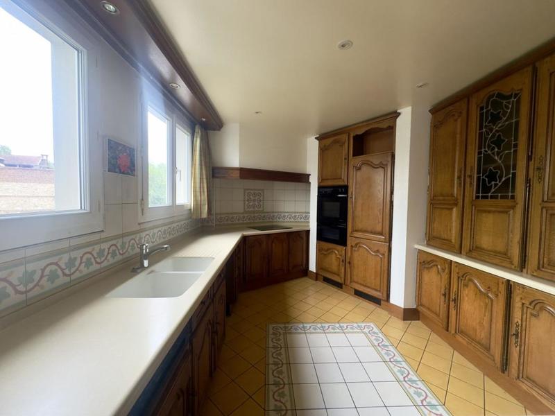 Appartement ancien - 111 m² - 5 pièces