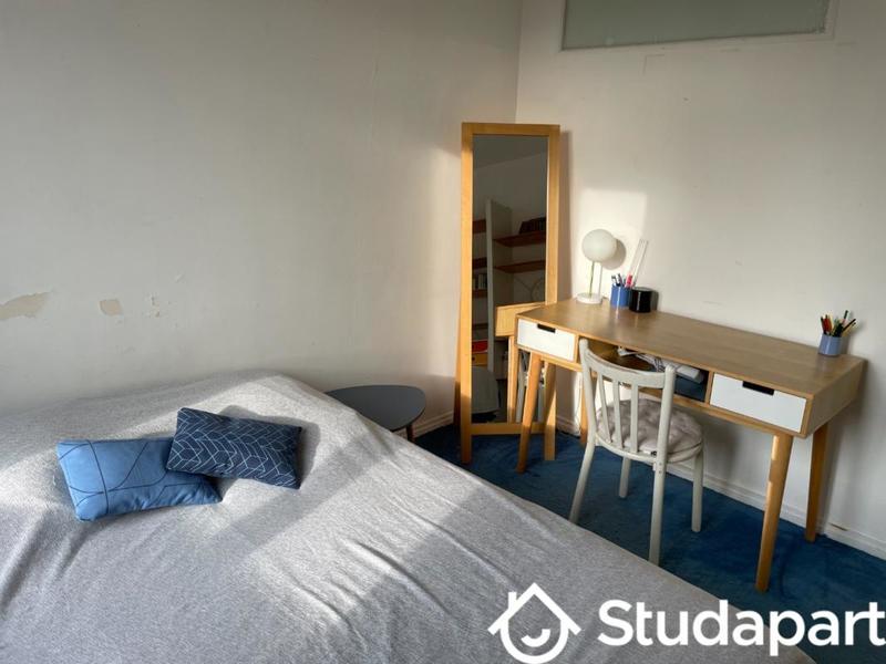 Chambre - 11 m² - 1 pièce