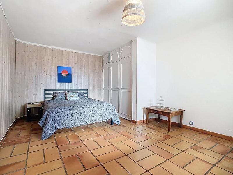 Maison - 201 m² - 5 pièces