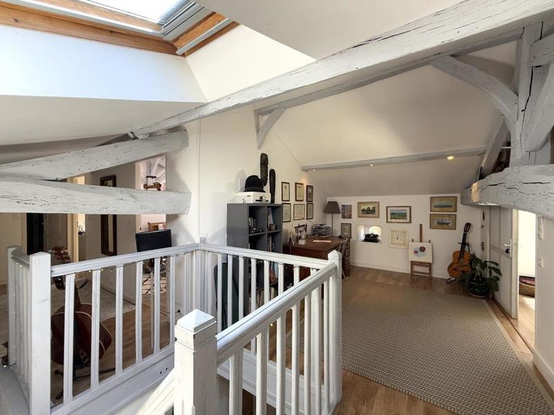 Maison - 161 m² - 6 pièces